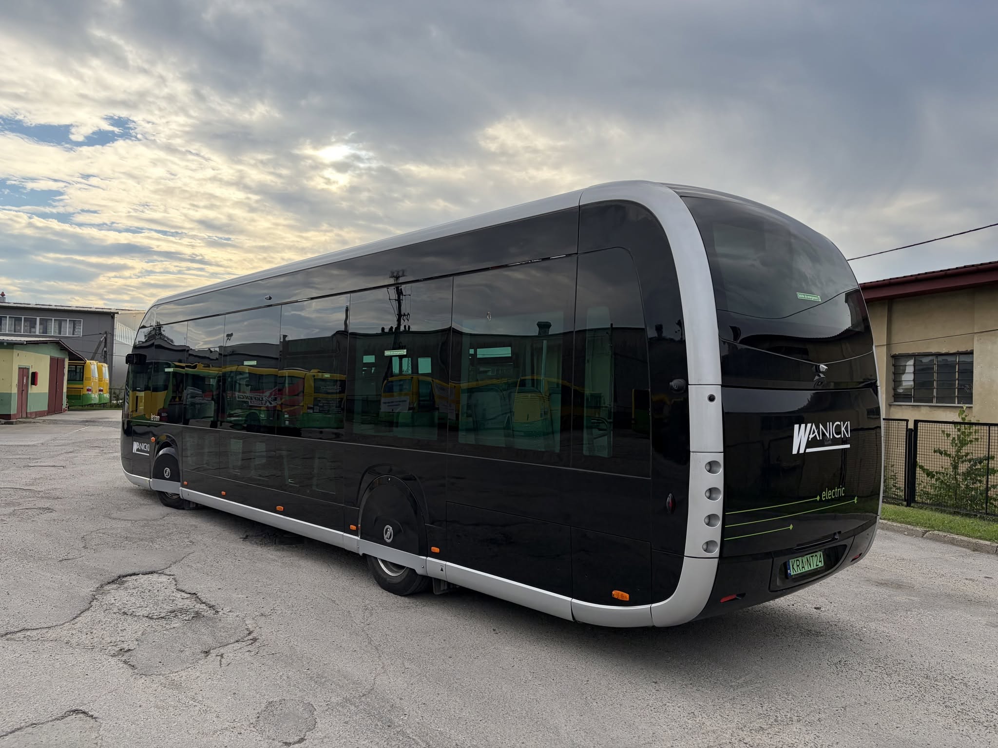 Irizar ieTram 12 auf polnischen Straßen